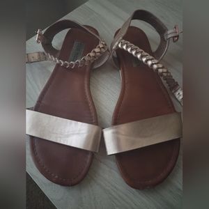 Girls Steve Madden size 4 rose gold sandals